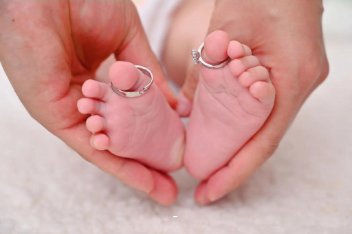 固安宝宝吃奶呕吐